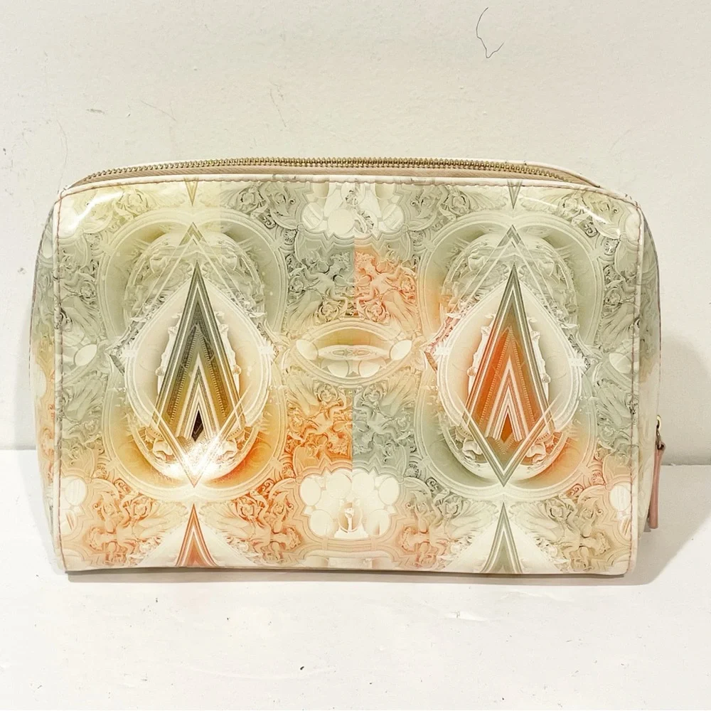 Ted Baker Leola Makeup Cosmetic/Travel Bag‎ Floral Vinyl Zip Closure